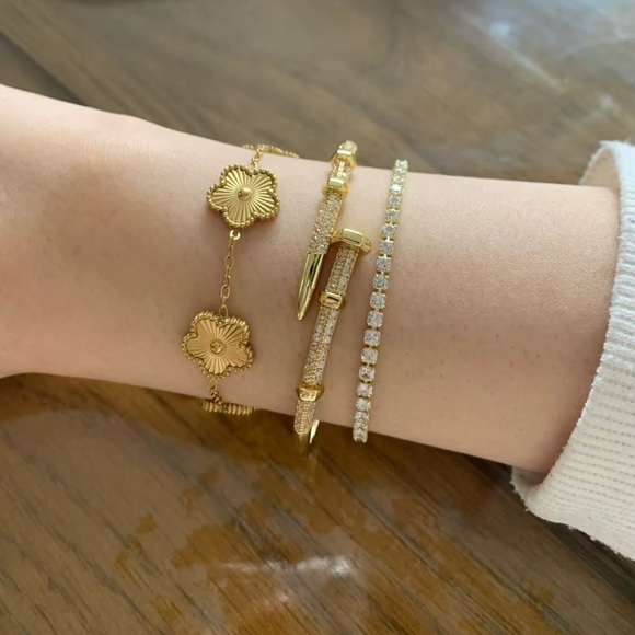 Just Un Clou Nail Gold Crystal Elegant Bracelet - Picture 9 of 13